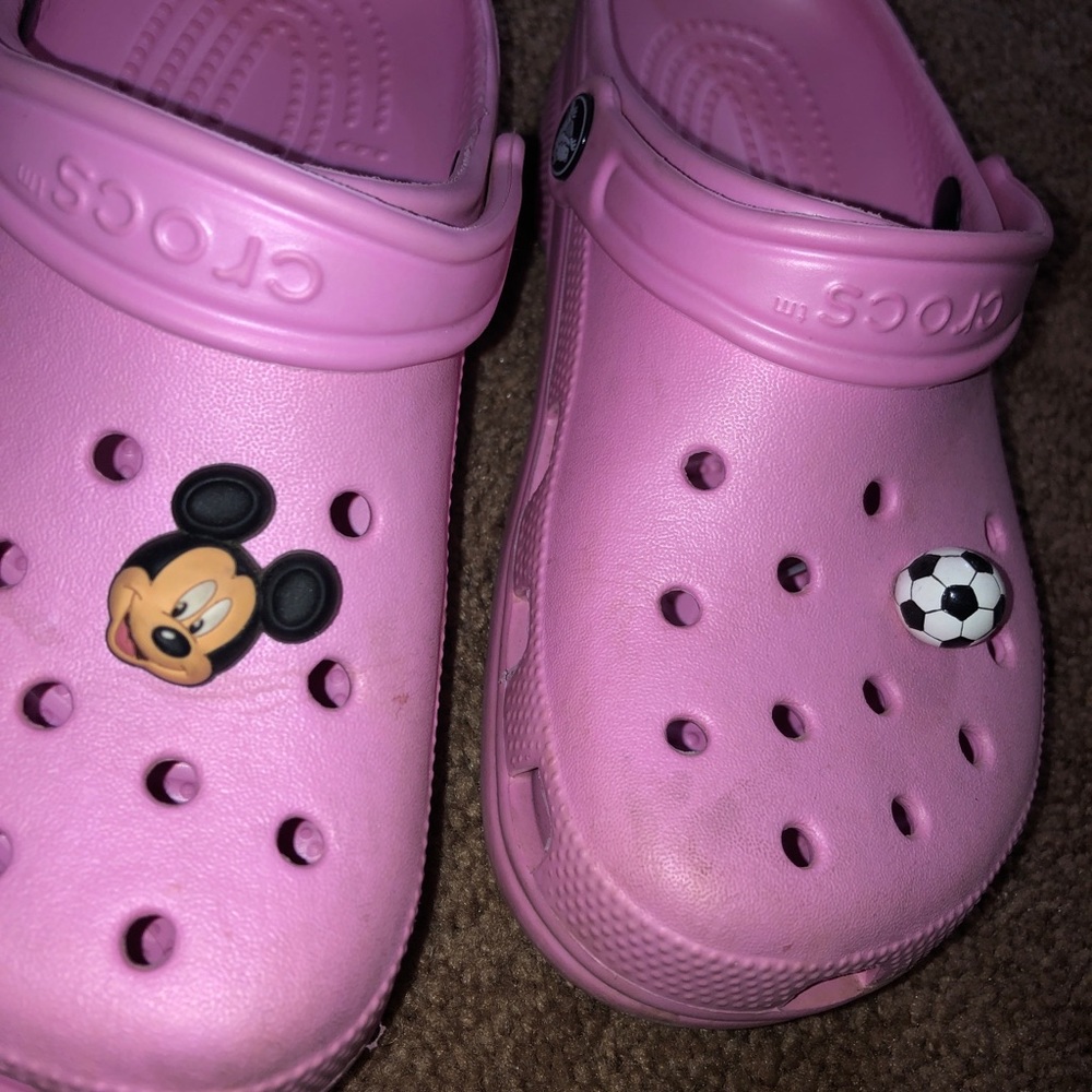 Pink crocs ! - Picture 2 of 3